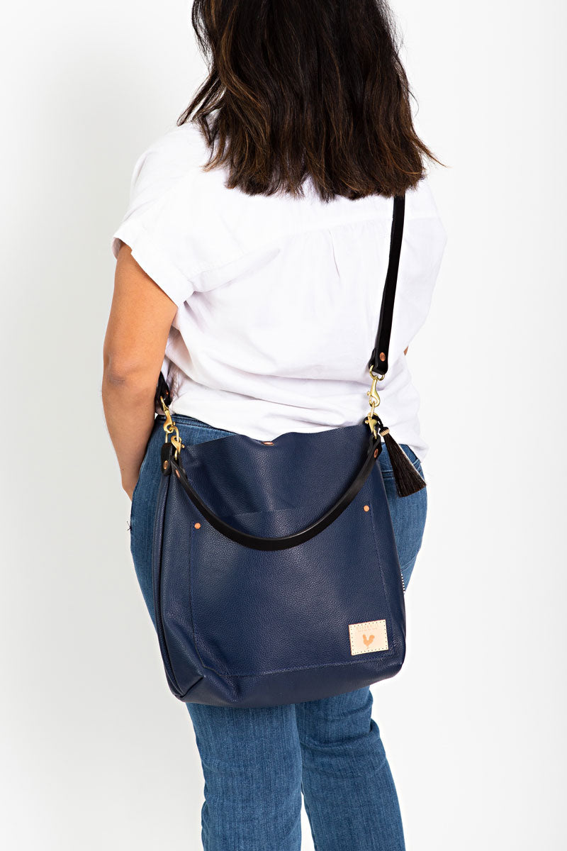 Pebble Grain Leather Shoulder Envelope Bag