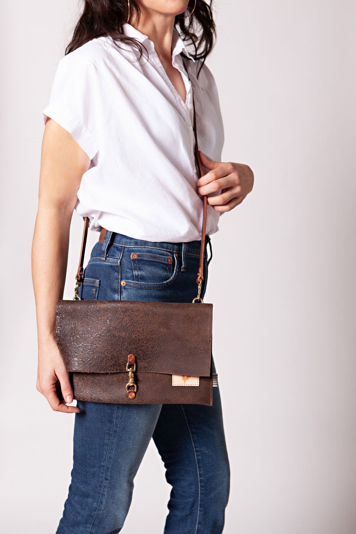 Vintage leather bag with swivel clasp